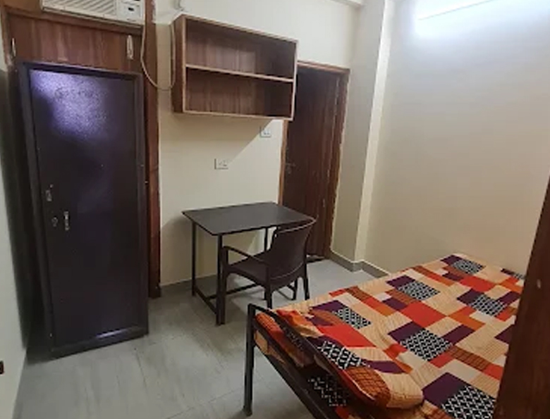 R Residency Paradise Hostel Comfortable Room